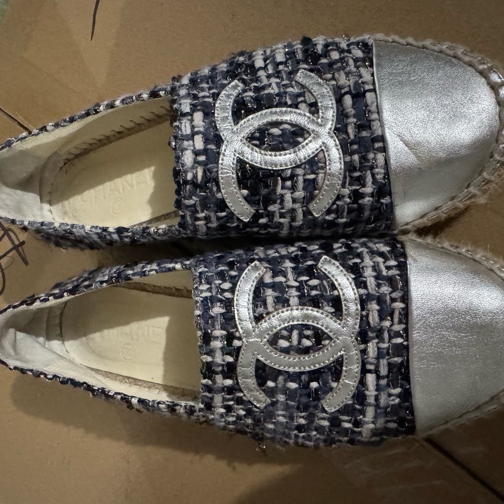 CHANEL tweed and Silver Espadrilles with Iconic CC Logo - Picture 2 of 7
